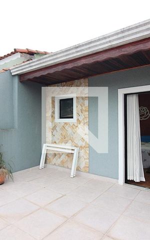 Casa à venda com 215m², 3 quartos e 2 vagasQuarto 1 - Suíte Varanda