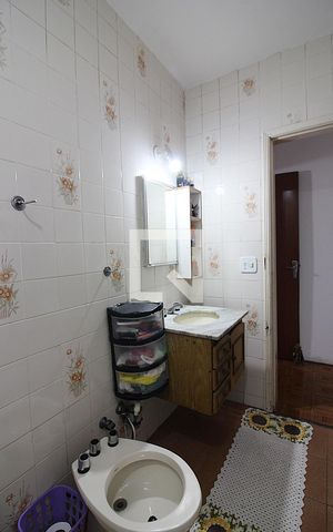 Casa à venda com 215m², 3 quartos e 2 vagasQuarto 1 - Suíte Banheiro