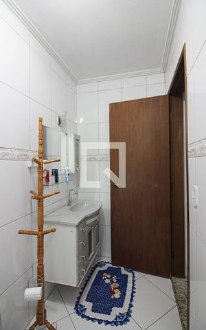 Casa à venda com 215m², 3 quartos e 2 vagasQuarto 2 - Suíte Banheiro