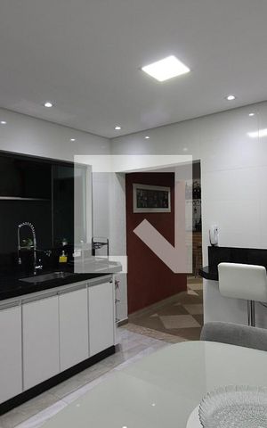 Casa à venda com 215m², 3 quartos e 2 vagasCozinha