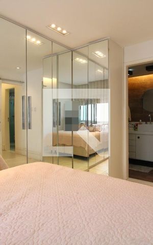Apartamento à venda com 180m², 3 quartos e 2 vagas Apartamento à venda com 180m², 3 quartos e 2 vagasQuarto 3 - Suíte