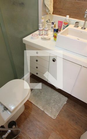 Apartamento à venda com 180m², 3 quartos e 2 vagasQuarto 3 - Banheiro da Suíte