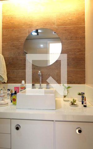 Apartamento à venda com 180m², 3 quartos e 2 vagasQuarto 3 - Banheiro da Suíte