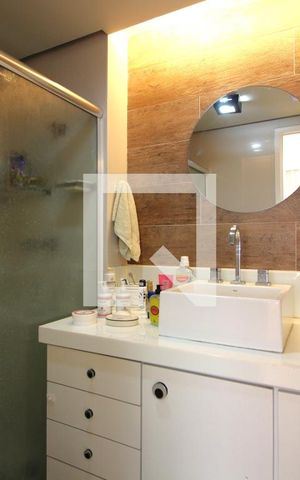 Apartamento à venda com 180m², 3 quartos e 2 vagasQuarto 3 - Banheiro da Suíte