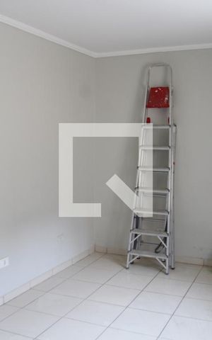 Casa para alugar com 62m², 2 quartos e 1 vagaSala 