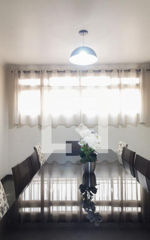 Casa à venda com 300m², 3 quartos e 4 vagas Casa à venda com 300m², 3 quartos e 4 vagasSala de Jantar