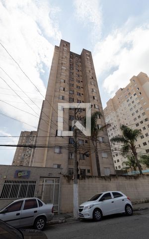 Apartamento para alugar com 45m², 2 quartos e 1 vaga Apartamento para alugar com 45m², 2 quartos e 1 vagaFachada