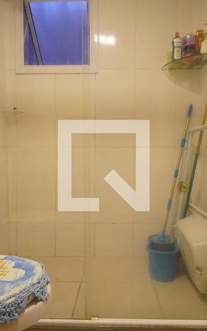 Apartamento à venda com 51m², 2 quartos e 1 vaga Apartamento à venda com 51m², 2 quartos e 1 vagaBanheiro