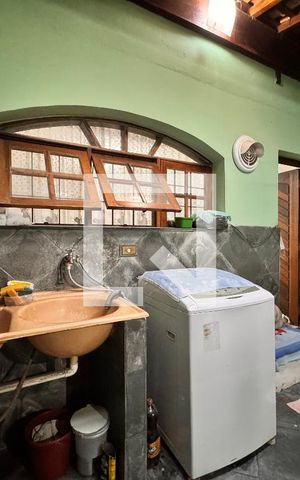 Casa à venda com 150m², 3 quartos e 2 vagas Casa à venda com 150m², 3 quartos e 2 vagasLavanderia
