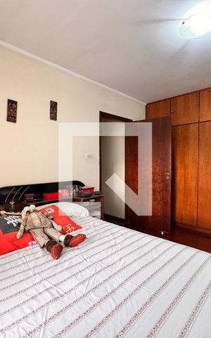 Casa à venda com 150m², 3 quartos e 2 vagas Casa à venda com 150m², 3 quartos e 2 vagasQuarto 1