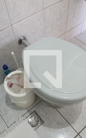 Casa à venda com 240m², 3 quartos e 2 vagasBanheiro da Suíte
