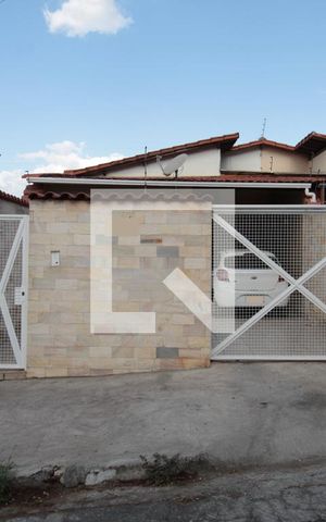 Casa à venda com 240m², 3 quartos e 2 vagasFachada