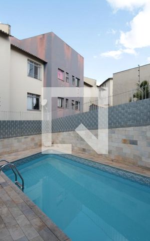 Casa à venda com 240m², 3 quartos e 2 vagasPiscina