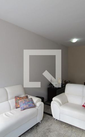 Casa à venda com 240m², 3 quartos e 2 vagasSala