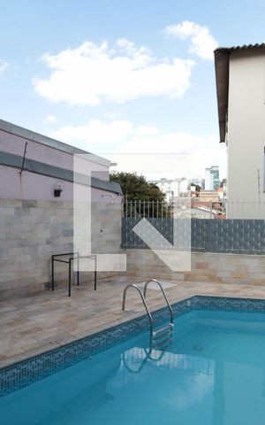 Casa à venda com 240m², 3 quartos e 2 vagasPiscina