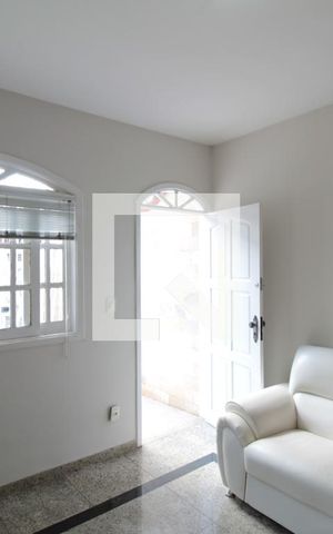 Casa à venda com 240m², 3 quartos e 2 vagasSala