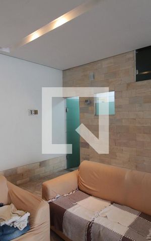 Casa à venda com 240m², 3 quartos e 2 vagasSala de TV