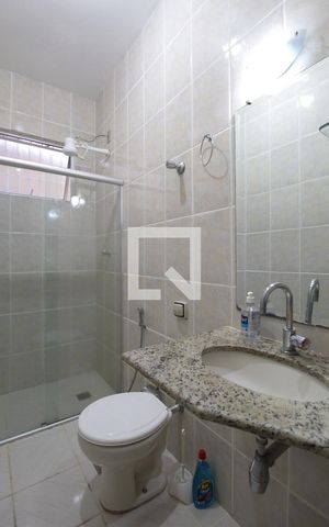 Casa à venda com 240m², 3 quartos e 2 vagasBanheiro Social