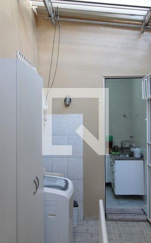 Casa à venda com 240m², 3 quartos e 2 vagasÁrea de Serviço
