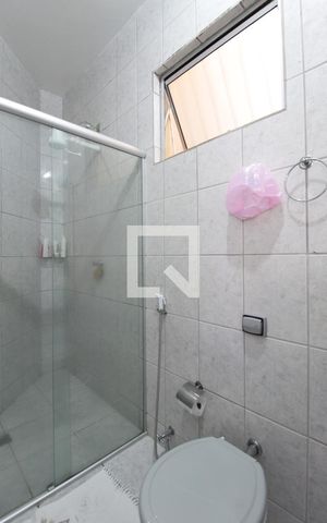 Casa à venda com 240m², 3 quartos e 2 vagasBanheiro da Suíte