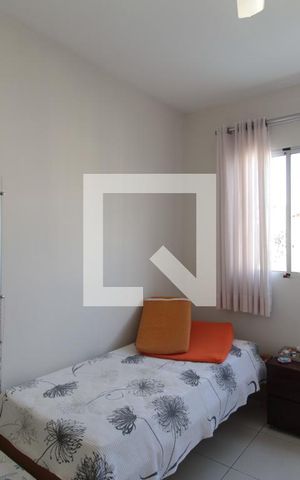 Casa à venda com 240m², 3 quartos e 2 vagasSuíte