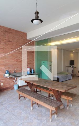 Casa à venda com 240m², 3 quartos e 2 vagasÁrea Gourmet
