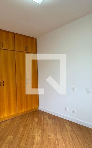 Casa de condomínio para alugar com 450m², 4 quartos e 6 vagasSuíte 2
