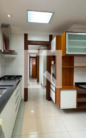 Casa de condomínio para alugar com 450m², 4 quartos e 6 vagasCozinha