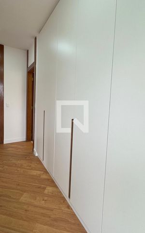 Casa de condomínio para alugar com 450m², 4 quartos e 6 vagasCloset da suíte 1