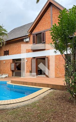 Casa de condomínio para alugar com 450m², 4 quartos e 6 vagasPiscina