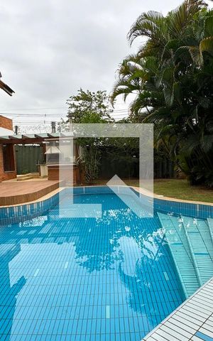 Casa de condomínio para alugar com 450m², 4 quartos e 6 vagasPiscina