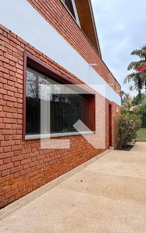 Casa de condomínio para alugar com 450m², 4 quartos e 6 vagasCorredor