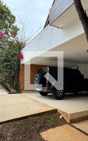 Casa de condomínio para alugar com 450m², 4 quartos e 6 vagasPlaca 