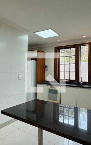 Casa de condomínio para alugar com 450m², 4 quartos e 6 vagasCozinha