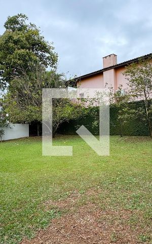 Casa de condomínio para alugar com 450m², 4 quartos e 6 vagasJardim
