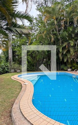 Casa de condomínio para alugar com 450m², 4 quartos e 6 vagasPiscina