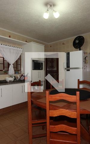 Casa à venda com 427m², 5 quartos e 4 vagasCozinha