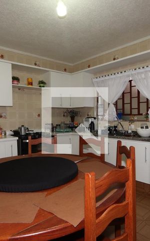 Casa à venda com 427m², 5 quartos e 4 vagasCozinha