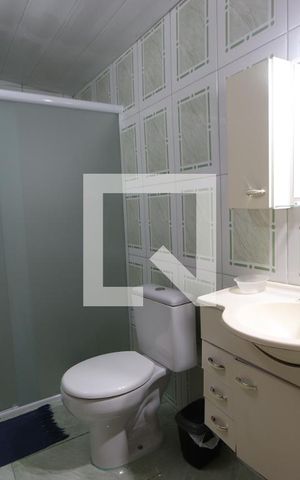 Casa à venda com 427m², 5 quartos e 4 vagasBanheiro da Suíte 2 Casa 2