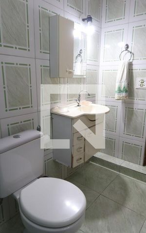 Casa à venda com 427m², 5 quartos e 4 vagasBanheiro da Suíte 2 Casa 2