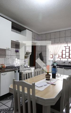 Casa à venda com 427m², 5 quartos e 4 vagasCozinha Casa 2
