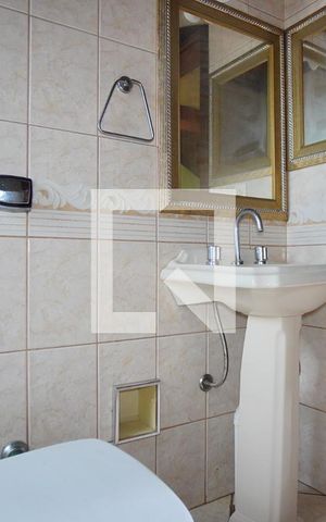 Casa à venda com 267m², 5 quartos e 6 vagasBanheiro Corredor - Segundo andar