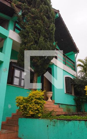 Casa à venda com 267m², 5 quartos e 6 vagasFachada