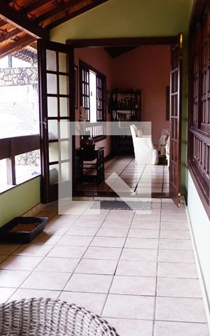 Casa de condomínio para alugar com 460m², 4 quartos e 2 vagasVaranda - Sala