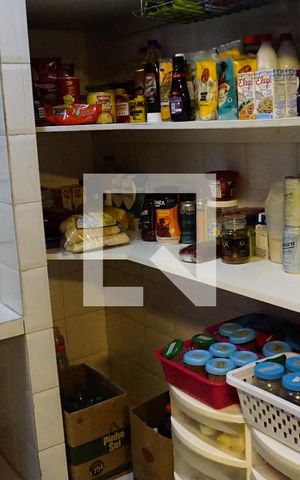 Casa de condomínio para alugar com 460m², 4 quartos e 2 vagasDispensa - Cozinha