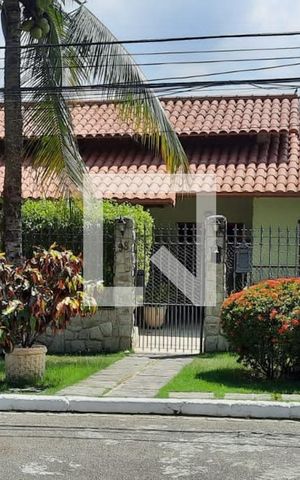 Casa de condomínio para alugar com 460m², 4 quartos e 2 vagas Casa de condomínio para alugar com 460m², 4 quartos e 2 vagasFachada da Casa