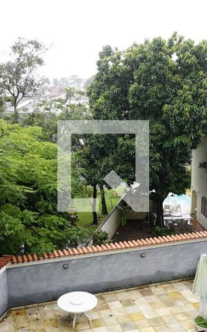 Casa de condomínio para alugar com 460m², 4 quartos e 2 vagasVista -Varanda - Sala