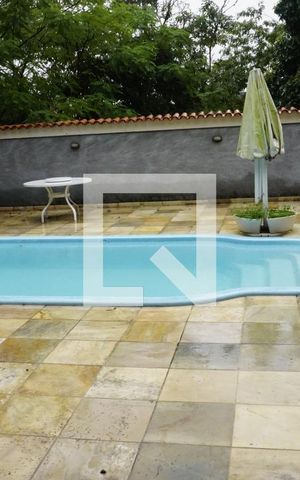 Casa de condomínio para alugar com 460m², 4 quartos e 2 vagasPiscina