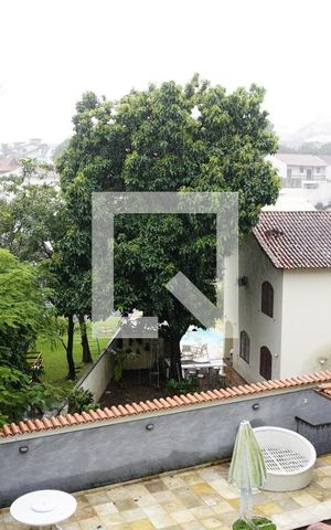 Casa de condomínio para alugar com 460m², 4 quartos e 2 vagasVista -Varanda - Sala