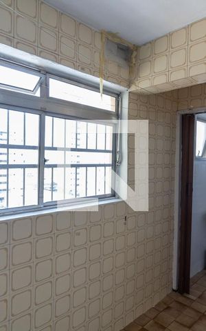 Apartamento à venda com 72m², 2 quartos e 1 vagaÁrea de Serviço